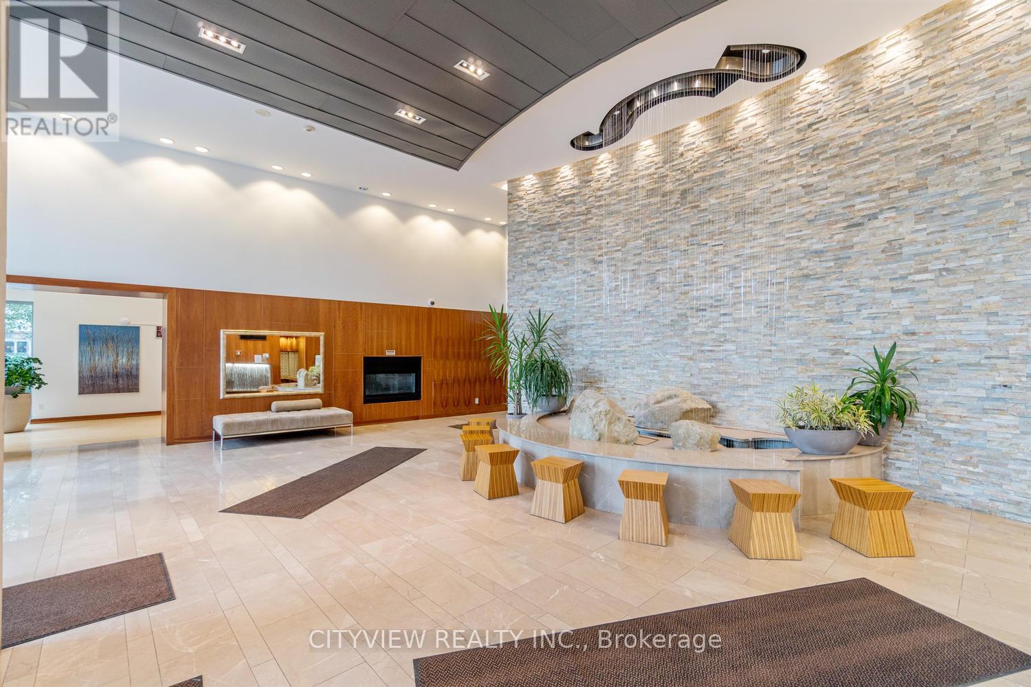 2406 - 225 Webb Drive, Mississauga (City Centre), Ontario  L5B 2P2 - Photo 5 - W12747656