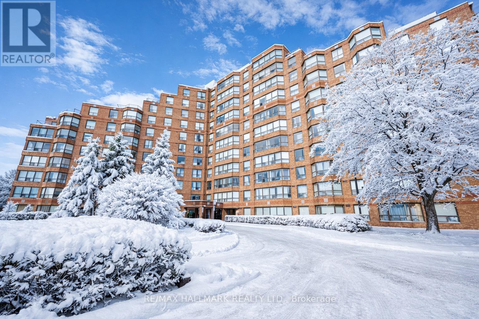 218 - 6 HUMBERLINE DRIVE, Toronto, Ontario