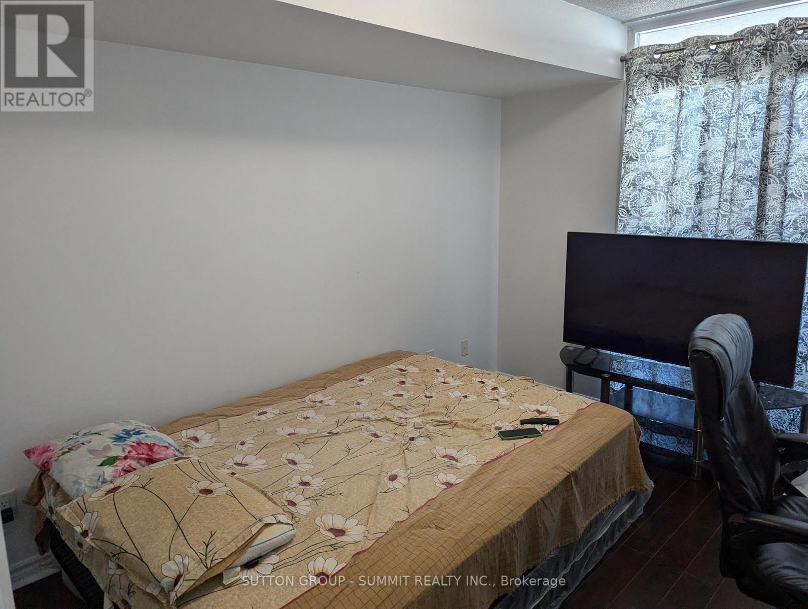 1616 - 335 Rathburn Road, Mississauga, Ontario  L5B 0C8 - Photo 6 - W12747682