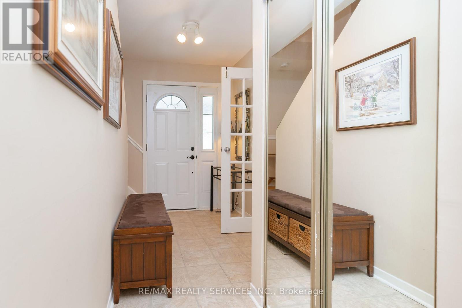 39 Dunblaine Crescent, Brampton, Ontario  L6T 3H1 - Photo 5 - W12747718