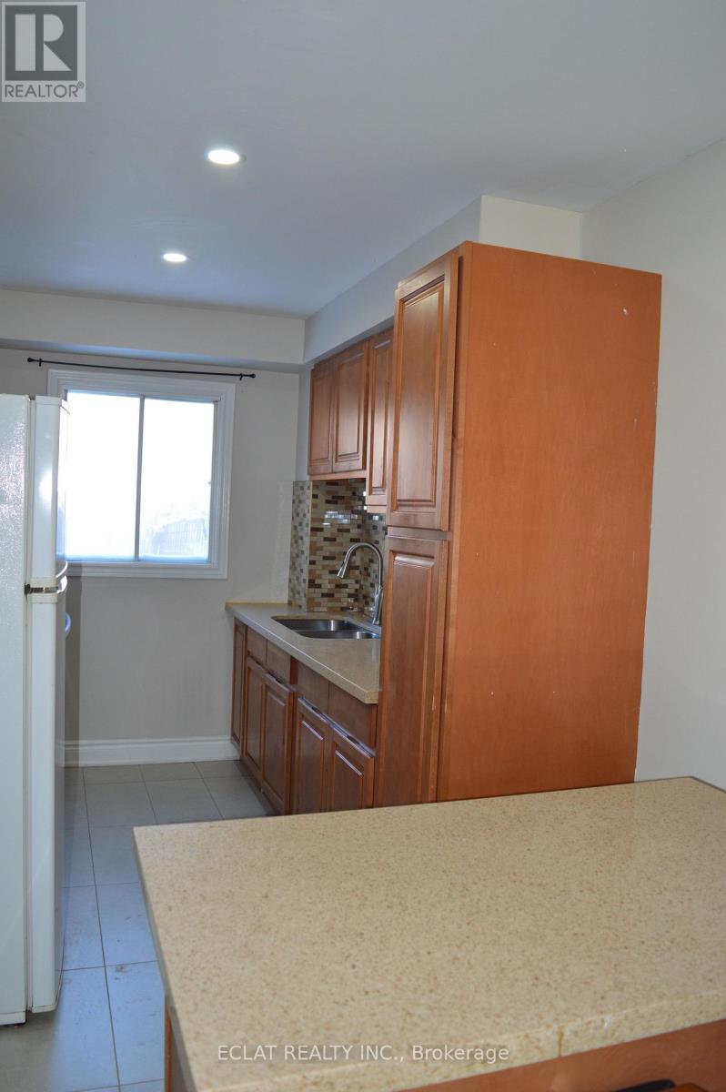 6 Dutch Crescent, Brampton, Ontario  L6Y 3V9 - Photo 11 - W12747724