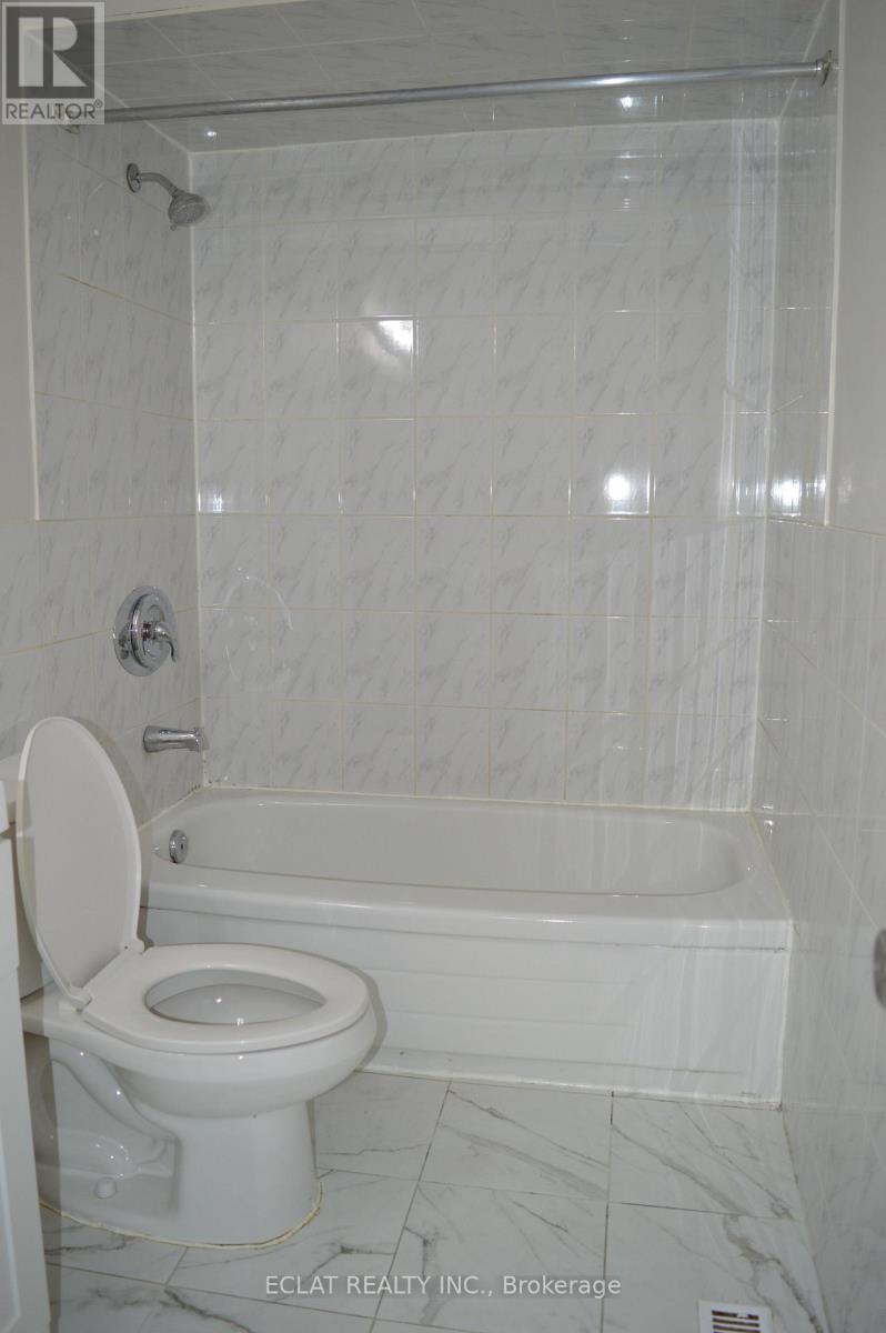 6 Dutch Crescent, Brampton, Ontario  L6Y 3V9 - Photo 24 - W12747724