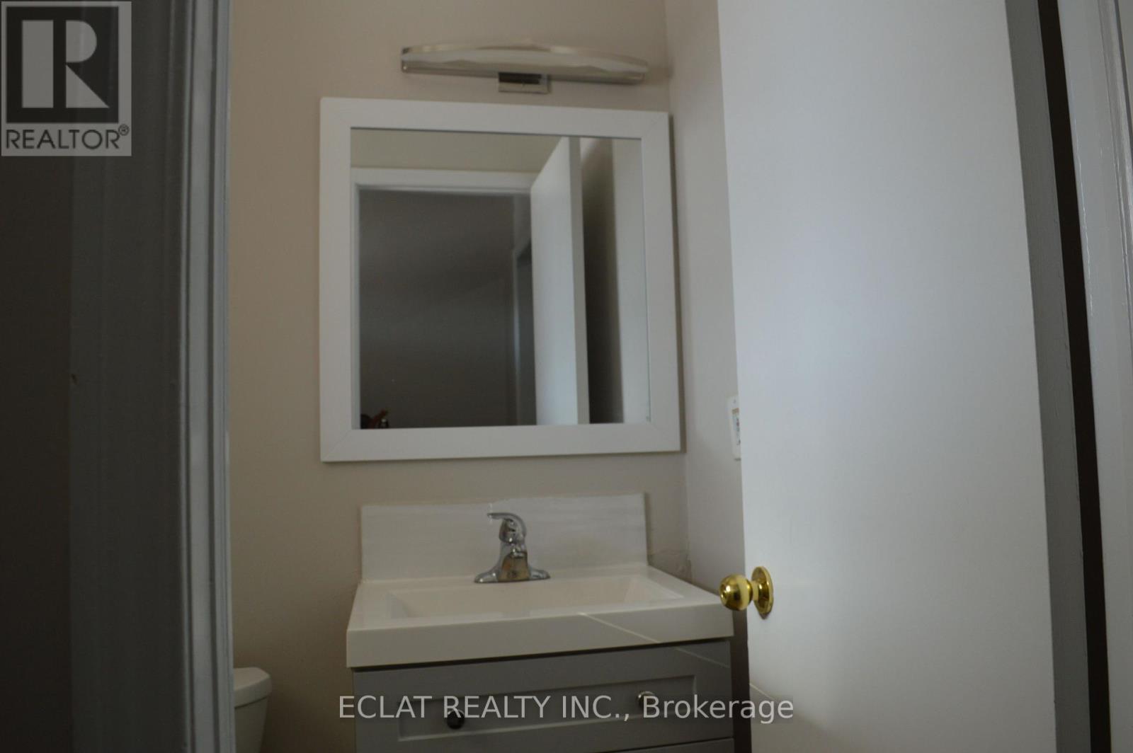 6 Dutch Crescent, Brampton, Ontario  L6Y 3V9 - Photo 8 - W12747724