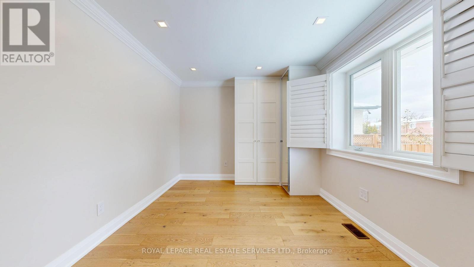 12 Warlingham Court, Toronto, Ontario  M9C 3K3 - Photo 17 - W12747742