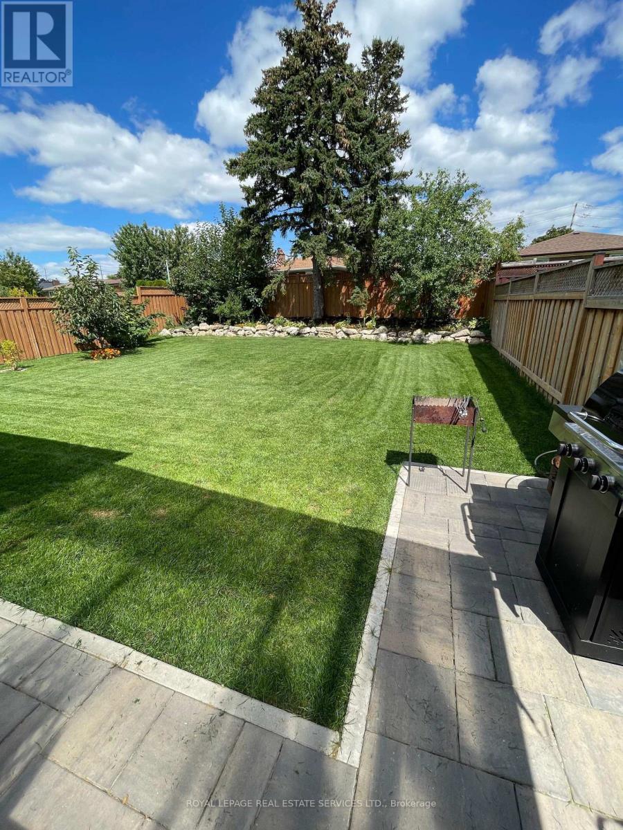 12 Warlingham Court, Toronto, Ontario  M9C 3K3 - Photo 40 - W12747742