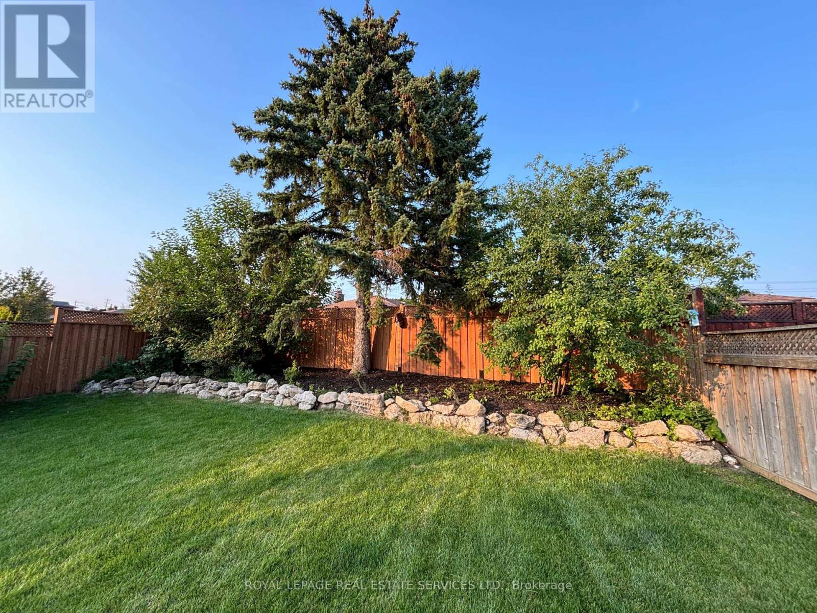 12 Warlingham Court, Toronto, Ontario  M9C 3K3 - Photo 41 - W12747742