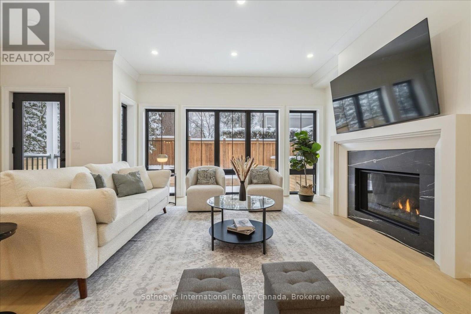 152 Chisholm Street, Oakville (Co Central), Ontario  L6K 3J4 - Photo 11 - W12747870