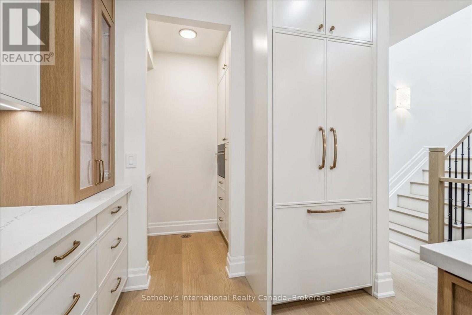 152 Chisholm Street, Oakville (Co Central), Ontario  L6K 3J4 - Photo 13 - W12747870