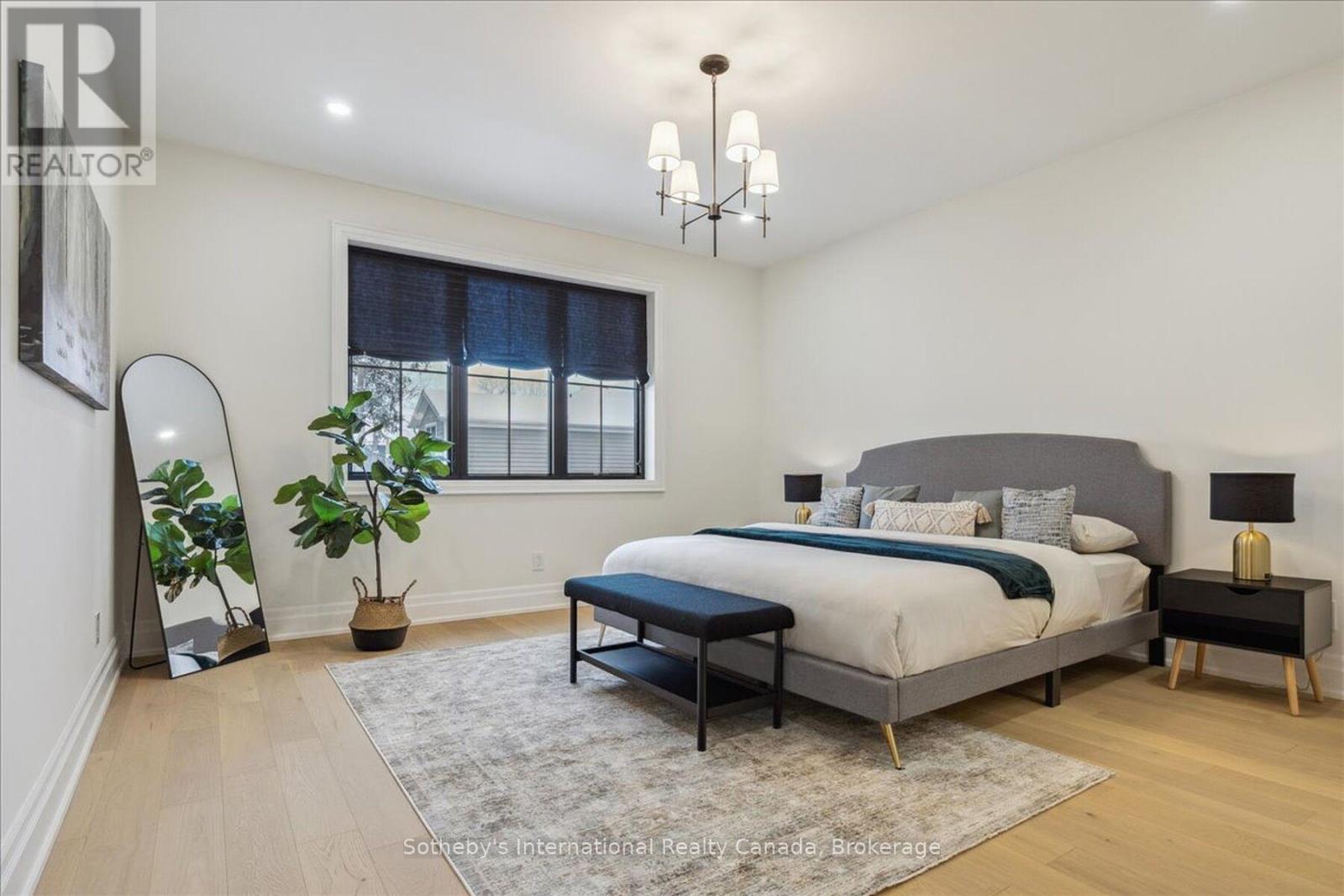 152 Chisholm Street, Oakville (Co Central), Ontario  L6K 3J4 - Photo 16 - W12747870