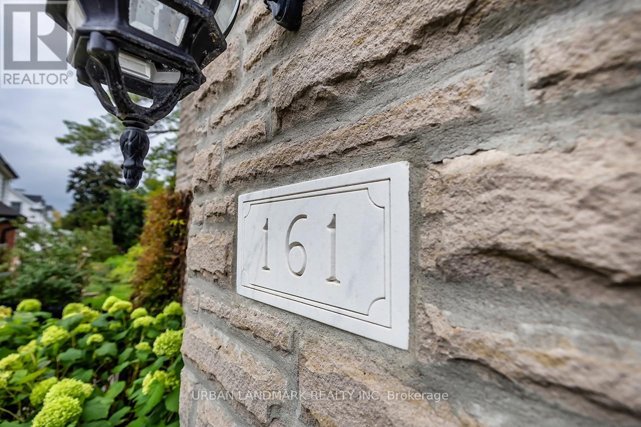 161 Maria Street, Peterborough, Ontario  K9H 1B8 - Photo 4 - X12747654