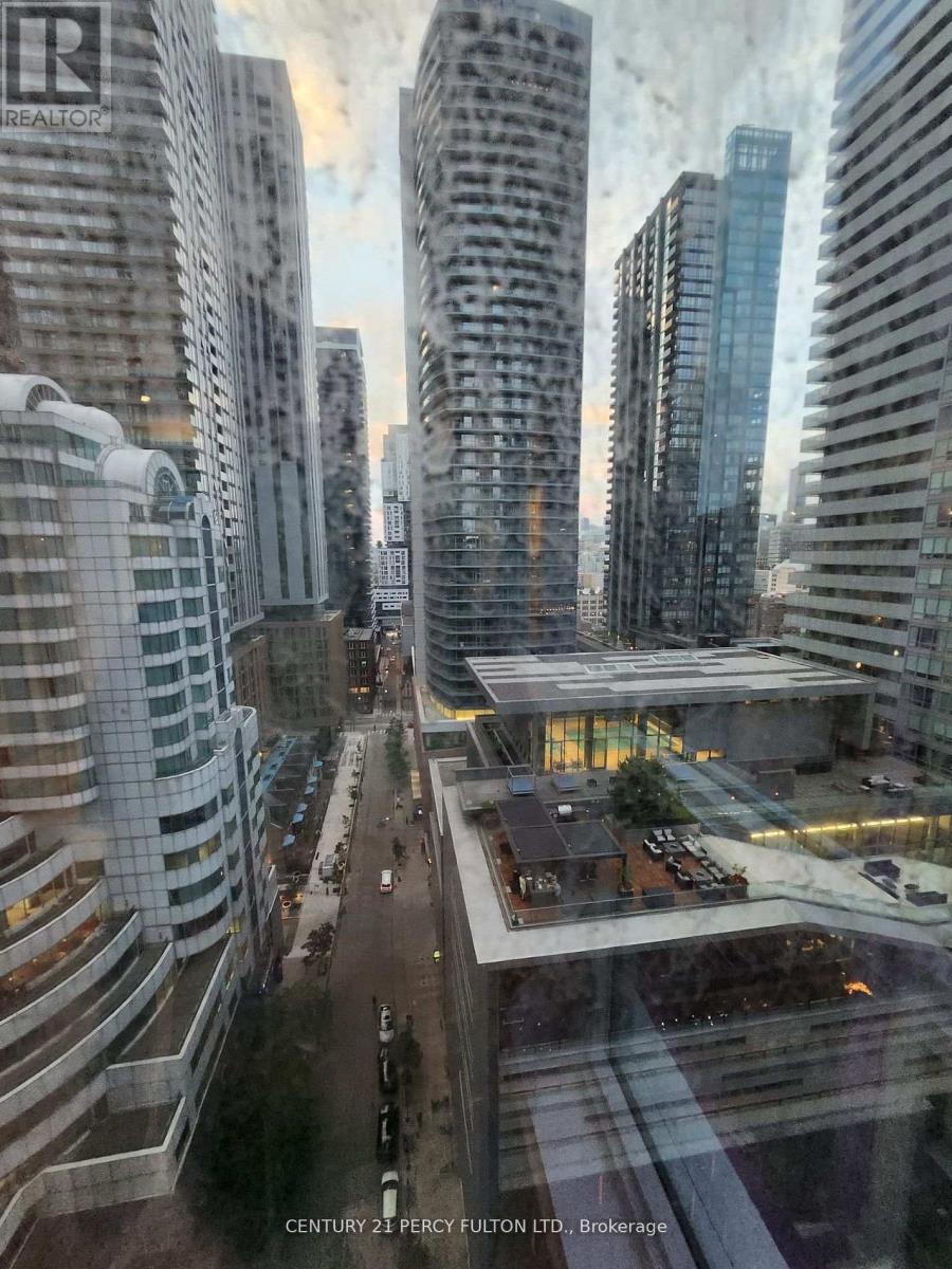 1807 - 327 King Street W, Toronto, Ontario  M5V 0W7 - Photo 7 - C12747018