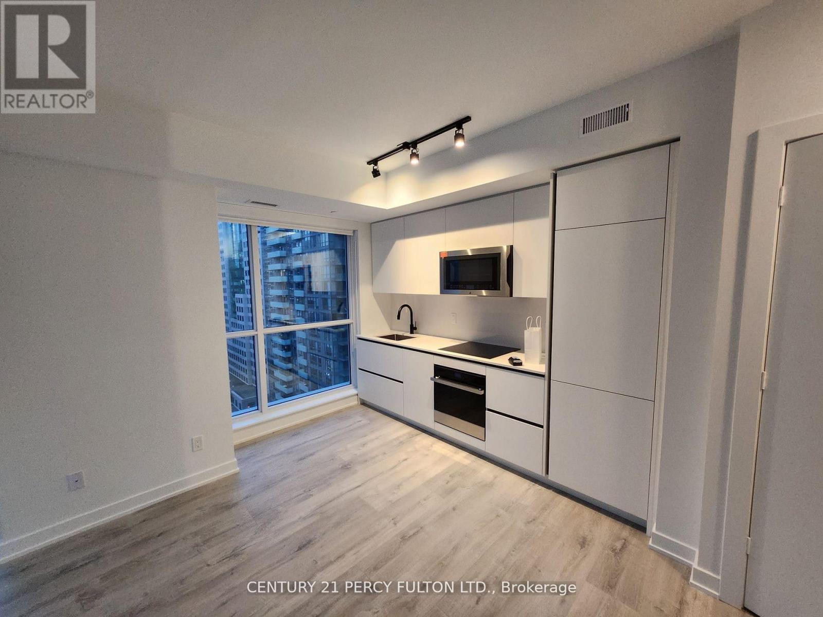 1807 - 327 King Street W, Toronto, Ontario  M5V 0W7 - Photo 3 - C12747018