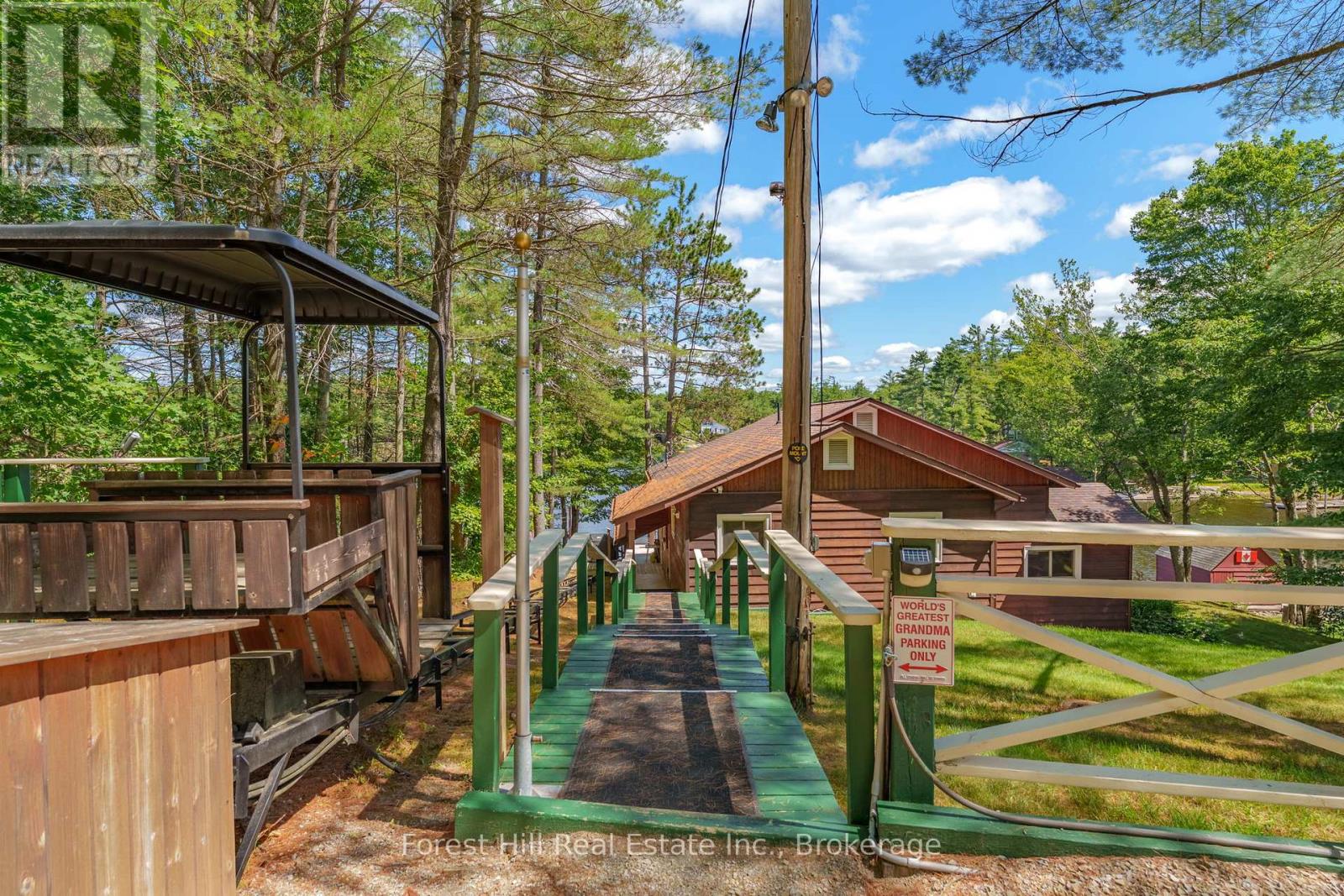 1062 Pine Lake Road, Gravenhurst, Ontario  P1P 1R2 - Photo 44 - X12747764