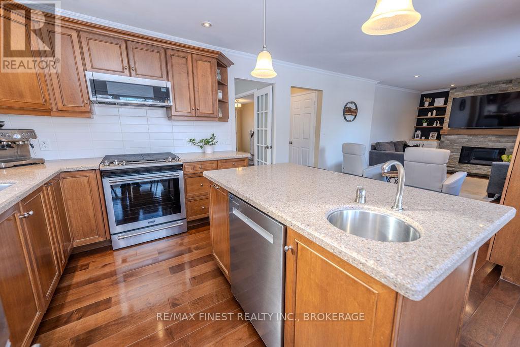 410 Briarwood Drive, Kingston (City Southwest), Ontario  K7M 7V2 - Photo 5 - X12747972