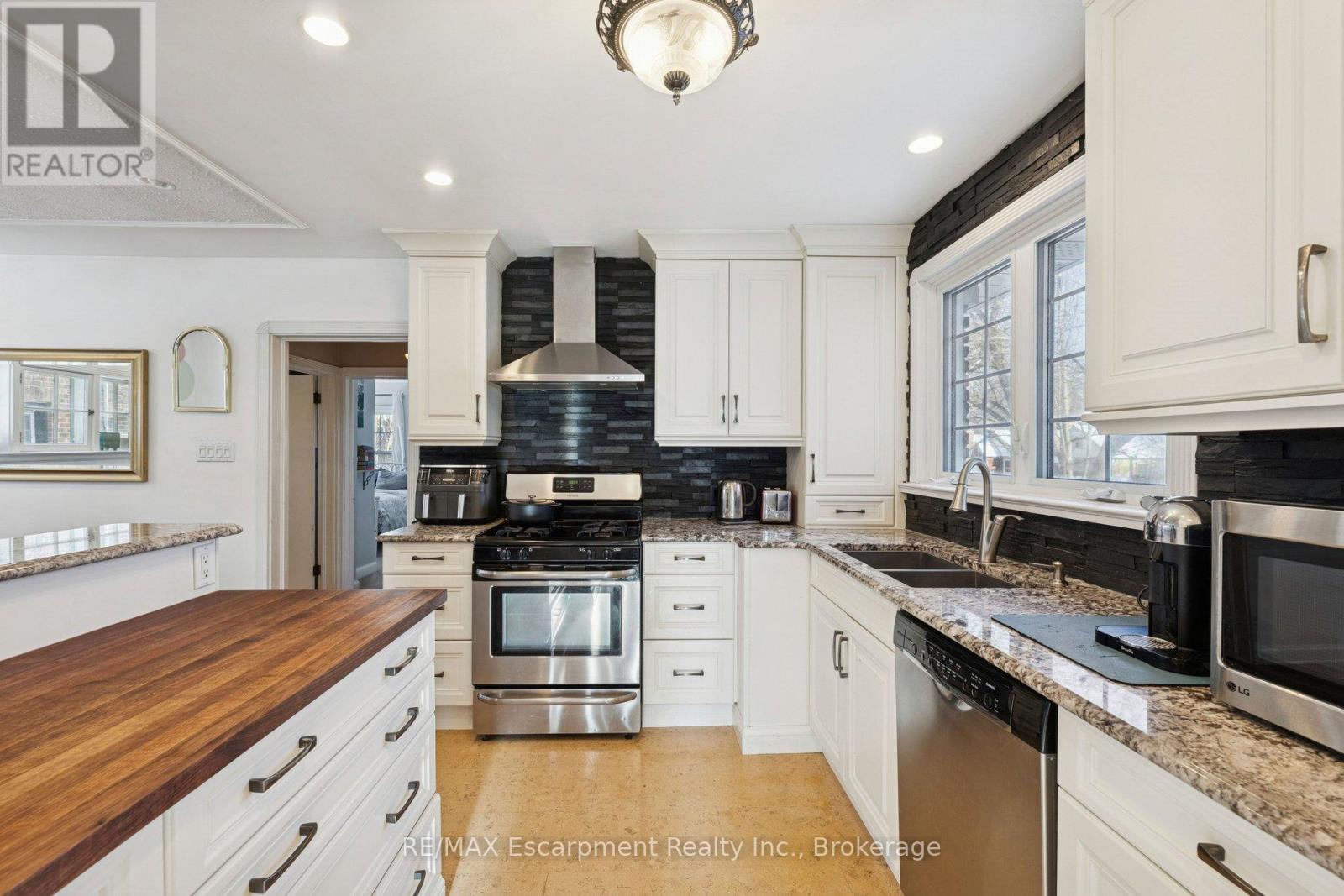 Photo 11 of 27 for 478 Cheapside Street