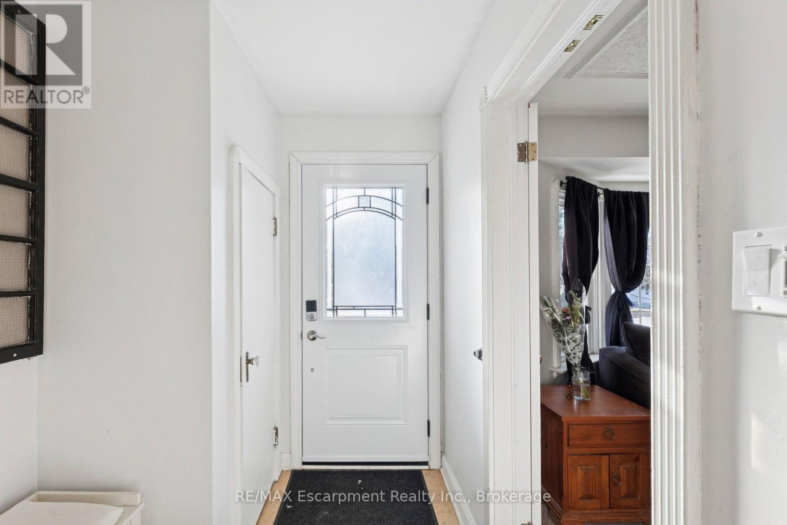 Photo 4 of 27 for 478 Cheapside Street