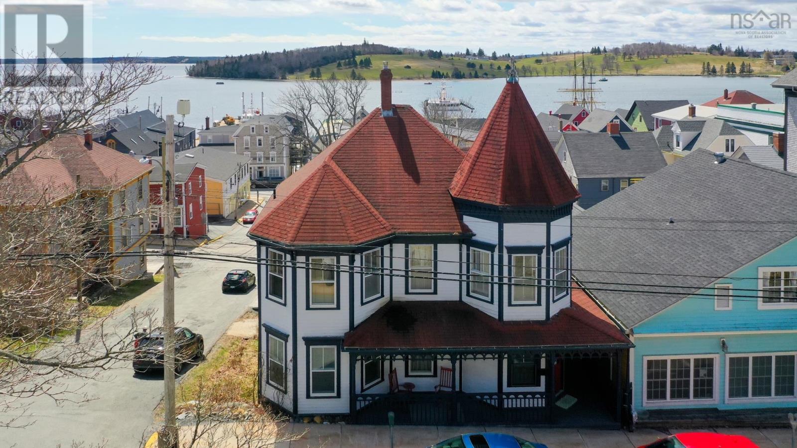 306 Lincoln Street, Old-Town Lunenburg, Lunenburg, Nova Scotia  B0J 2C0 - Photo 3 - 202601875