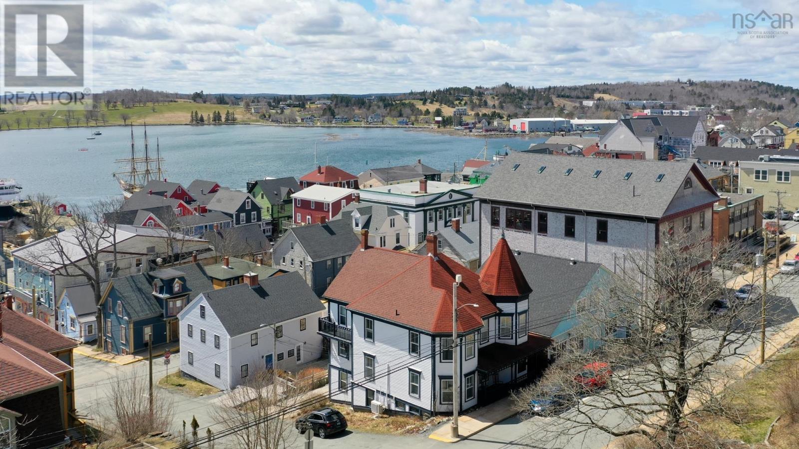 306 Lincoln Street, Old-Town Lunenburg, Lunenburg, Nova Scotia  B0J 2C0 - Photo 4 - 202601875