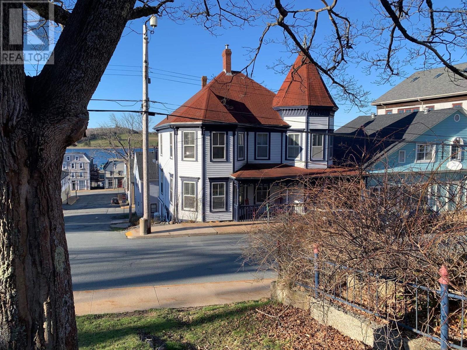 306 Lincoln Street, Old-Town Lunenburg, Lunenburg, Nova Scotia  B0J 2C0 - Photo 5 - 202601875