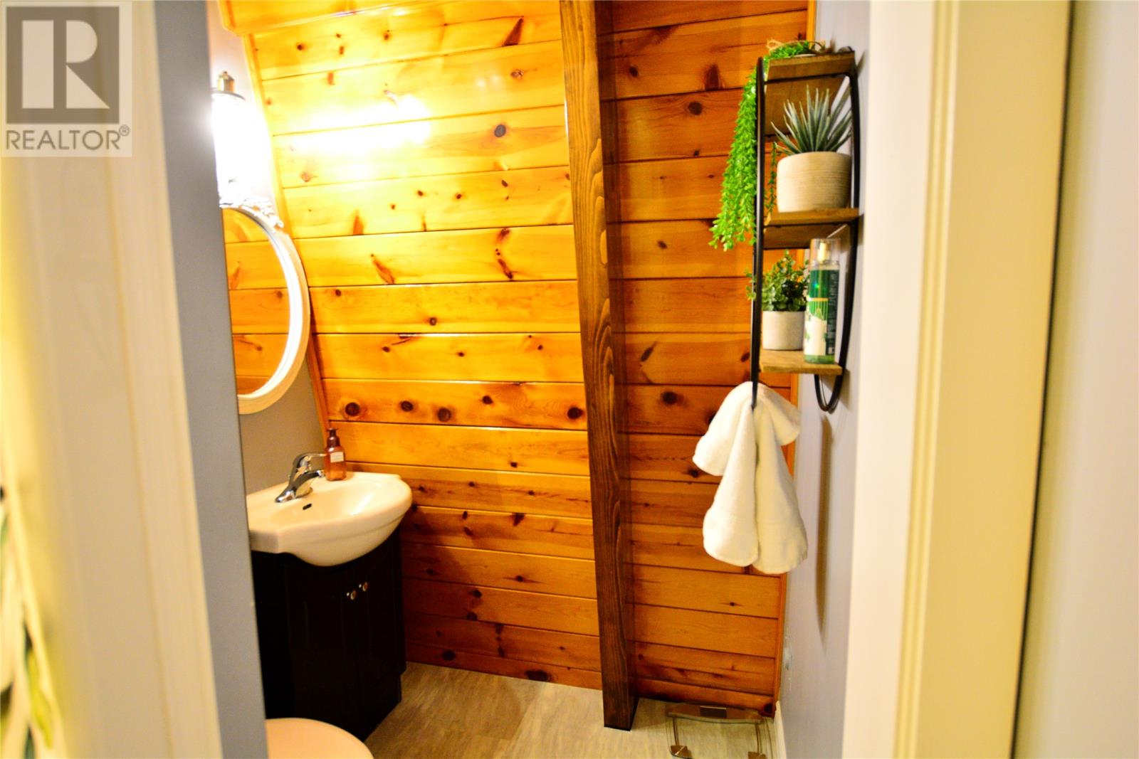 110-114 Point Road, Harbourmain-Chapel'scove-Lakeview, Newfoundland & Labrador  A0A 1V0 - Photo 10 - 1294235