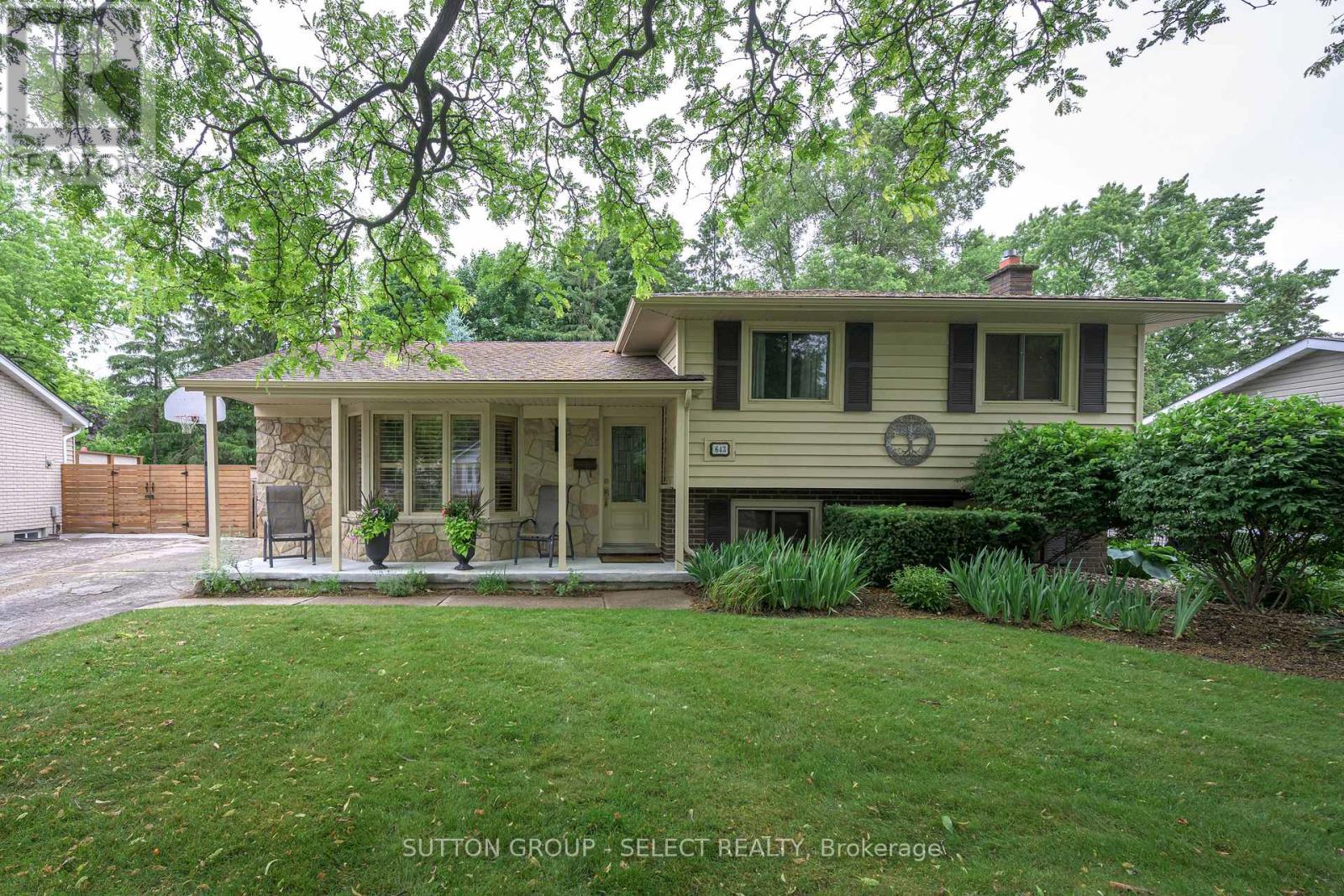 643 Dunboyne Crescent, London North, Ontario  N5X 1Y1 - Photo 2 - X12747760