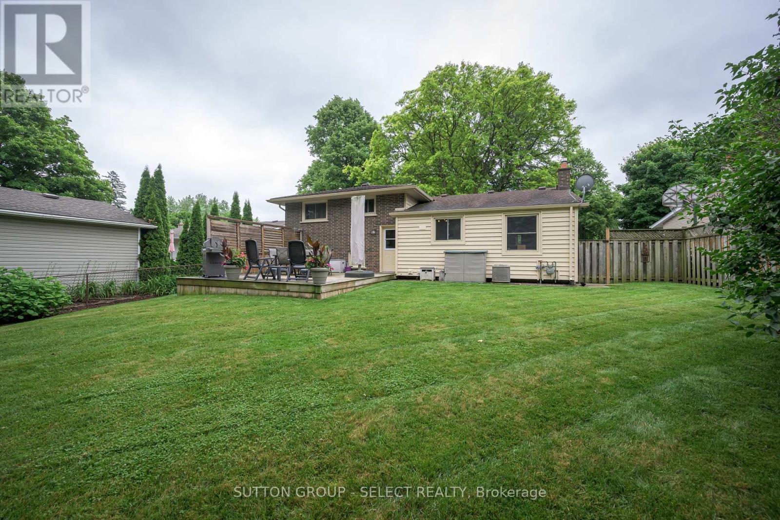 643 Dunboyne Crescent, London North, Ontario  N5X 1Y1 - Photo 9 - X12747760