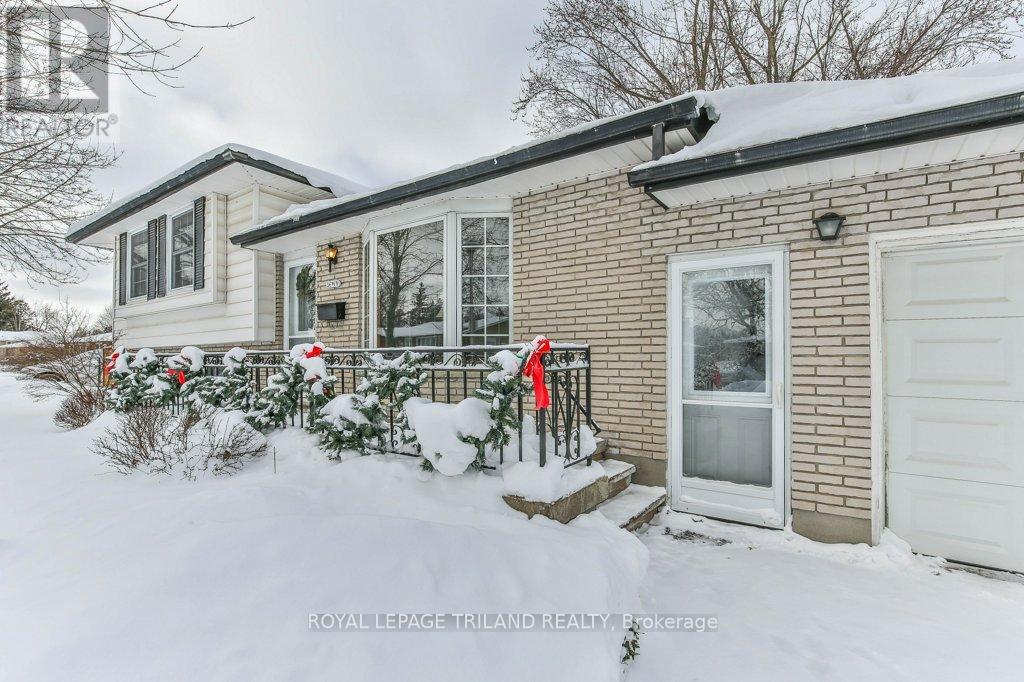 7 Hamber Court, London East, Ontario  N5W 1R4 - Photo 5 - X12747798