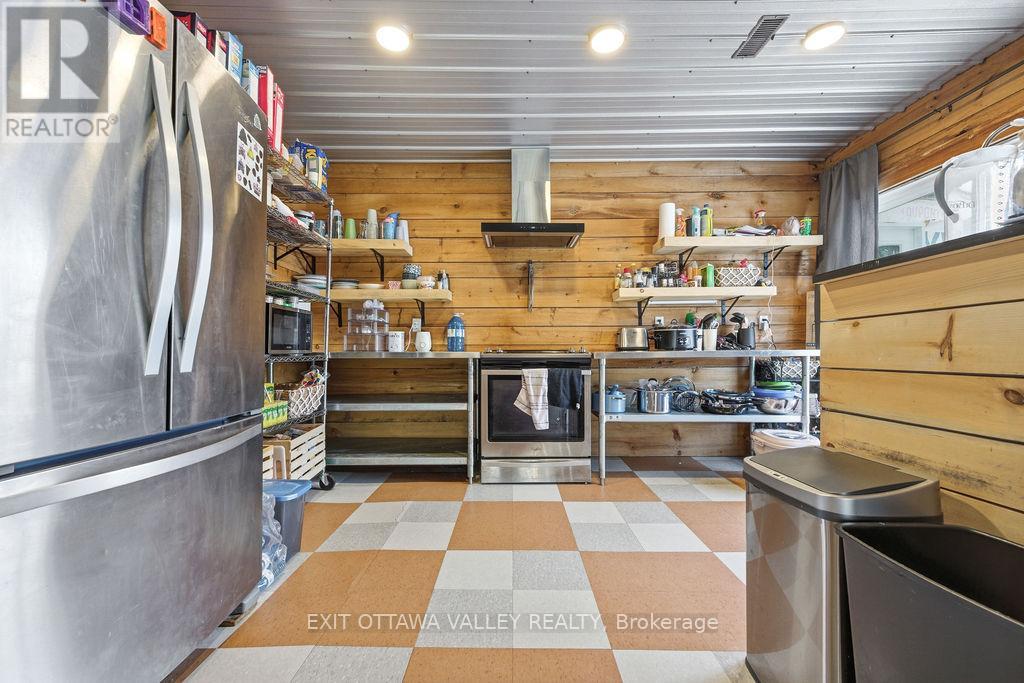 815 Pembroke Street W, Pembroke, Ontario  K8A 5P5 - Photo 10 - X12748076