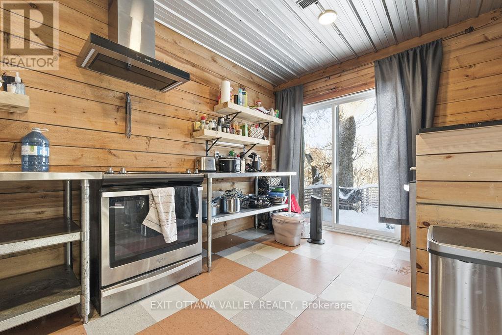 815 Pembroke Street W, Pembroke, Ontario  K8A 5P5 - Photo 11 - X12748076