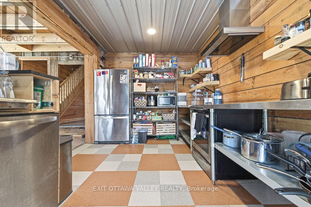 815 Pembroke Street W, Pembroke, Ontario  K8A 5P5 - Photo 13 - X12748076