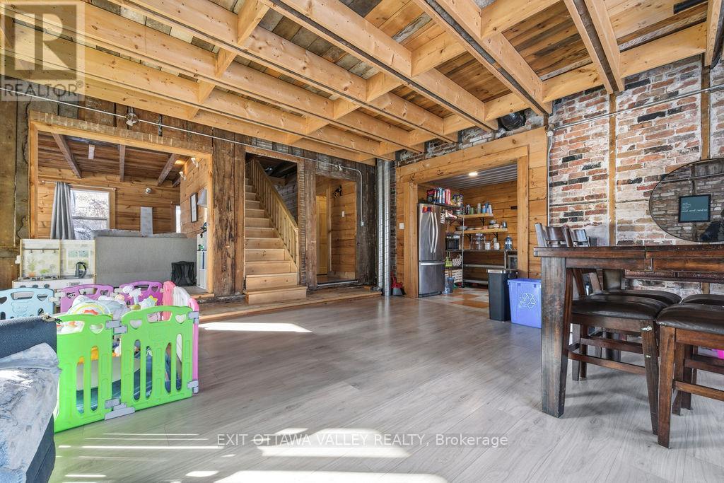 815 Pembroke Street W, Pembroke, Ontario  K8A 5P5 - Photo 17 - X12748076