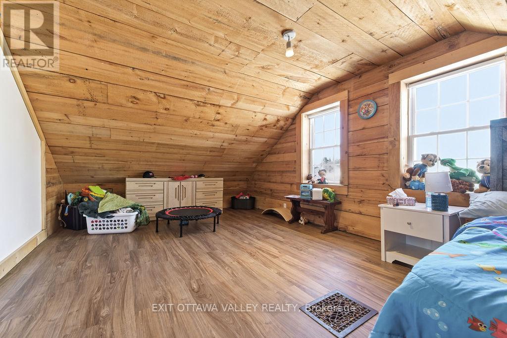 815 Pembroke Street W, Pembroke, Ontario  K8A 5P5 - Photo 28 - X12748076