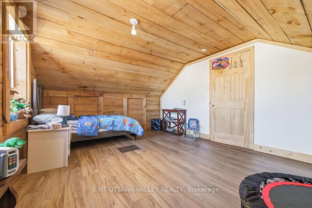 815 Pembroke Street W, Pembroke, Ontario  K8A 5P5 - Photo 29 - X12748076