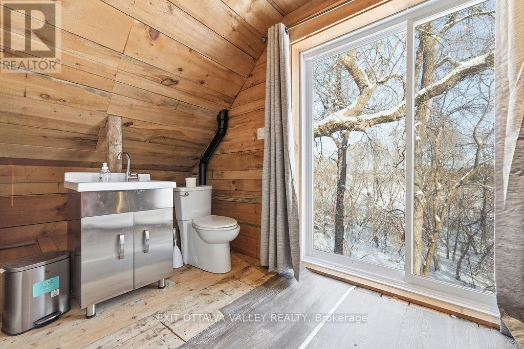 815 Pembroke Street W, Pembroke, Ontario  K8A 5P5 - Photo 32 - X12748076