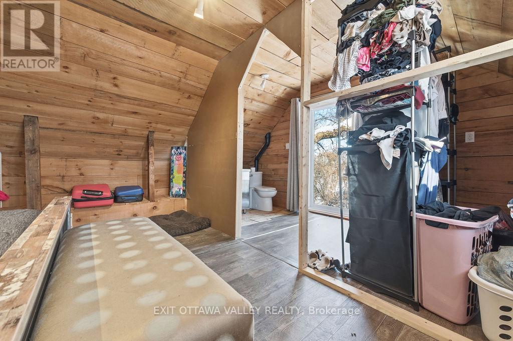 815 Pembroke Street W, Pembroke, Ontario  K8A 5P5 - Photo 33 - X12748076