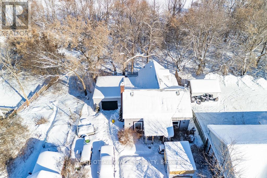 815 Pembroke Street W, Pembroke, Ontario  K8A 5P5 - Photo 36 - X12748076