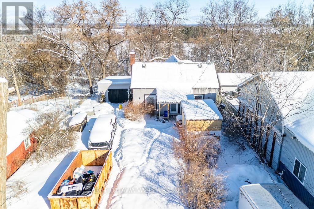 815 Pembroke Street W, Pembroke, Ontario  K8A 5P5 - Photo 38 - X12748076