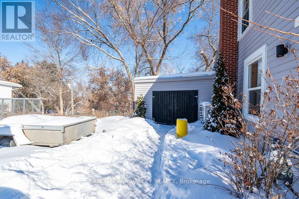 815 Pembroke Street W, Pembroke, Ontario  K8A 5P5 - Photo 46 - X12748076