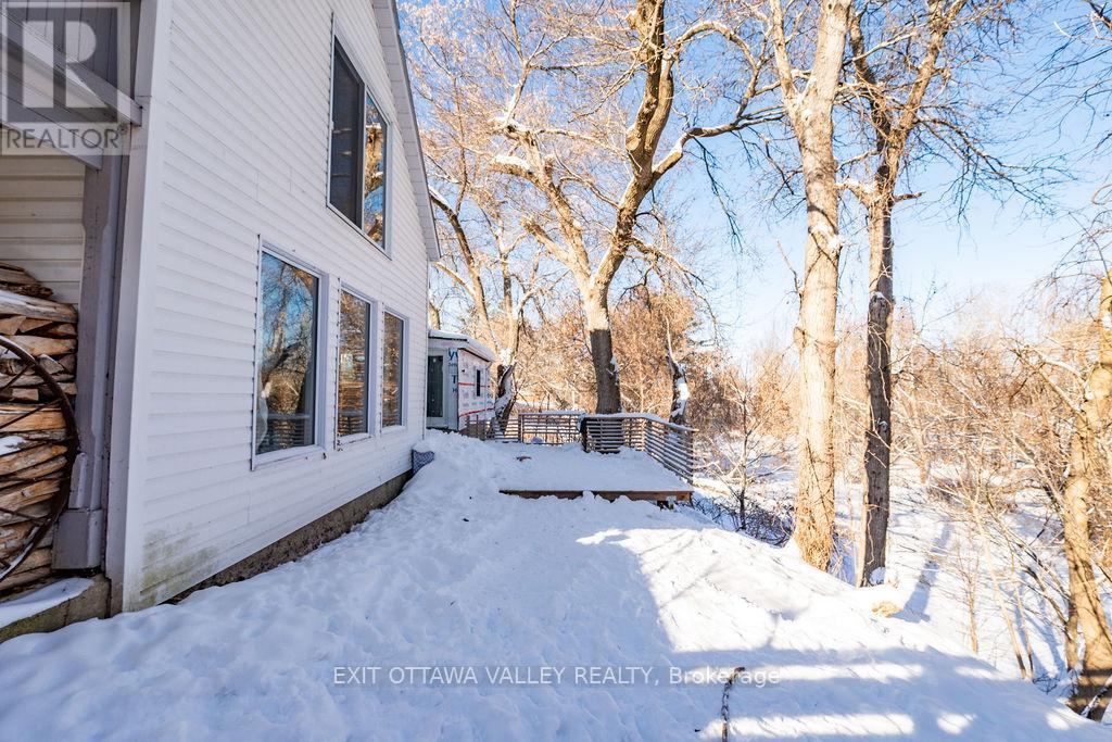 815 Pembroke Street W, Pembroke, Ontario  K8A 5P5 - Photo 48 - X12748076