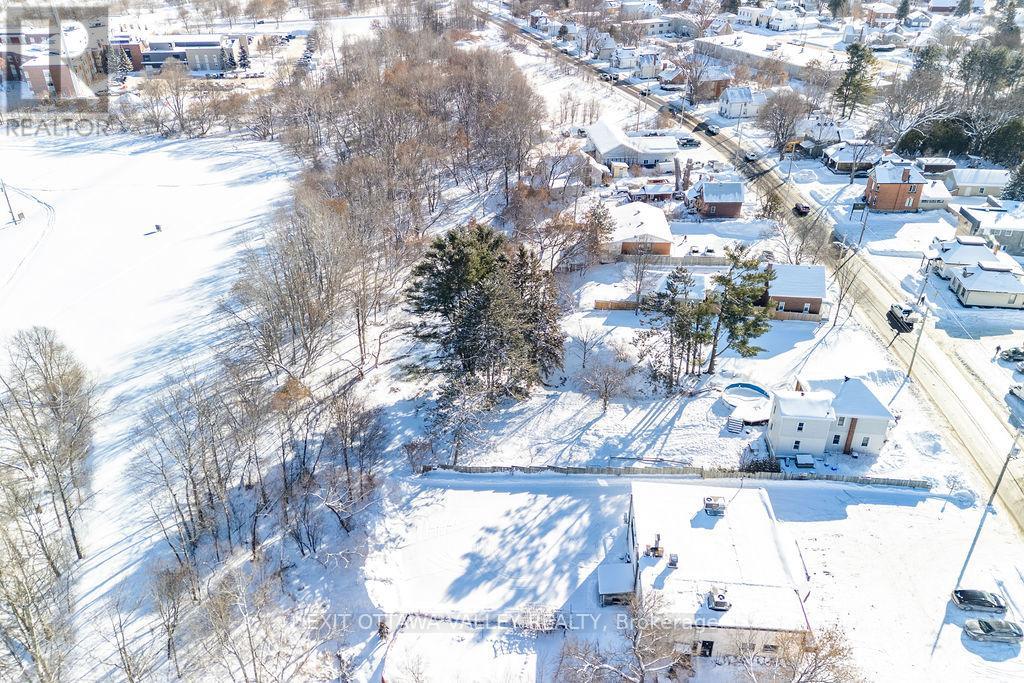 815 Pembroke Street W, Pembroke, Ontario  K8A 5P5 - Photo 49 - X12748076