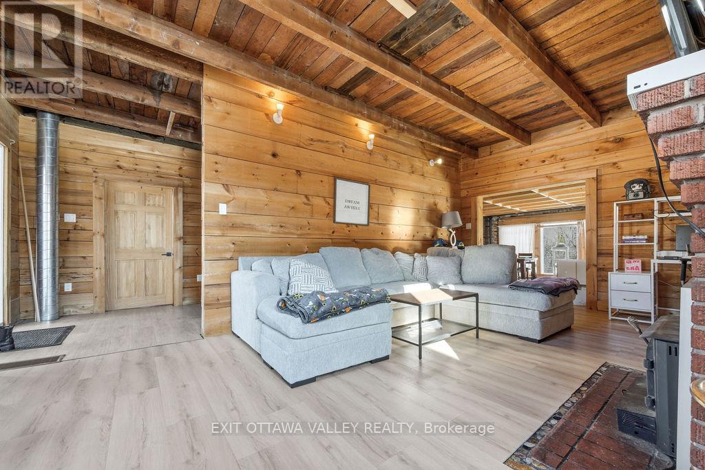 815 Pembroke Street W, Pembroke, Ontario  K8A 5P5 - Photo 7 - X12748076