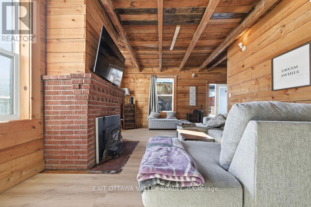 815 Pembroke Street W, Pembroke, Ontario  K8A 5P5 - Photo 8 - X12748076