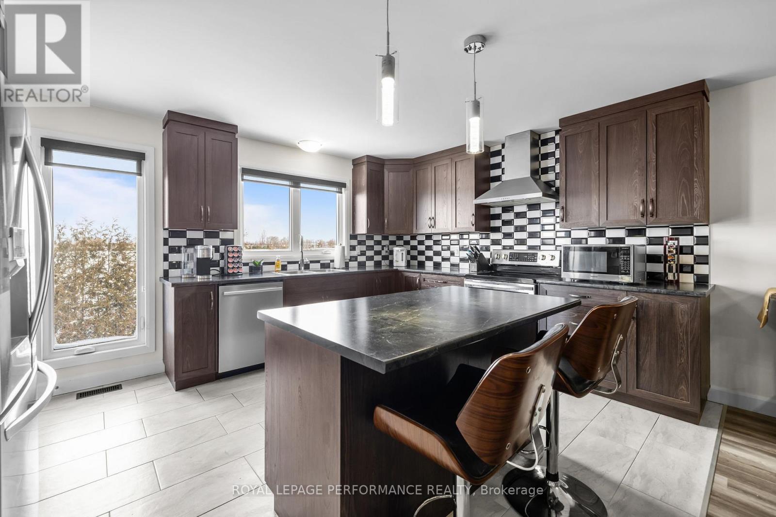 336 Moisson Street, Russell, Ontario  K0A 1W0 - Photo 10 - X12747814