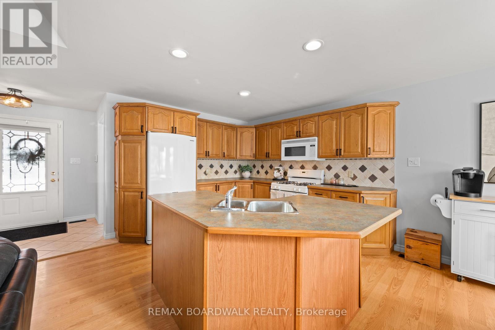 1017 Massie Drive, Prescott, Ontario  K0E 1T0 - Photo 15 - X12747854