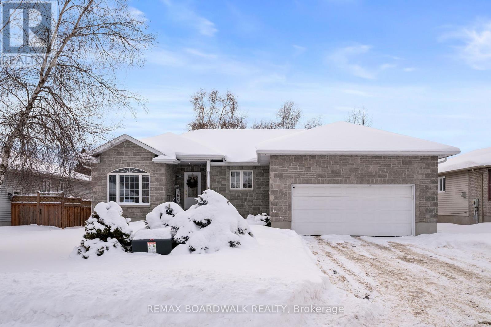 1017 Massie Drive, Prescott, Ontario  K0E 1T0 - Photo 2 - X12747854