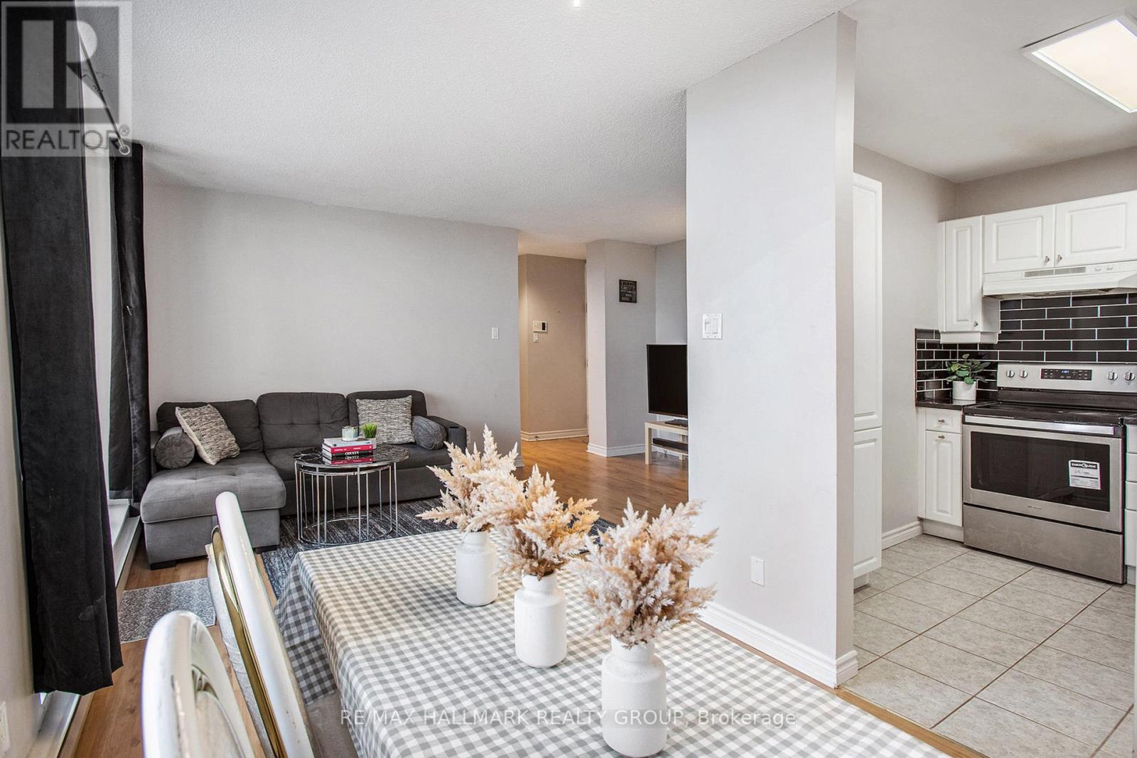 1508 - 2000 Jasmine Crescent, Ottawa, Ontario  K1J 8K4 - Photo 7 - X12747942