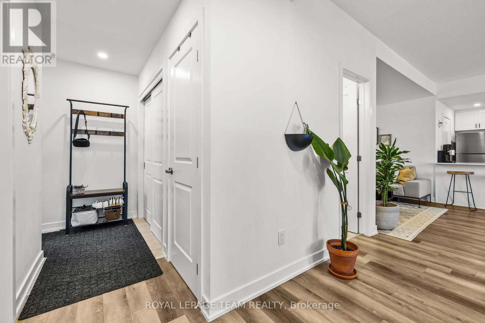 213 Big Sky Private, Ottawa, Ontario  K1T 0M8 - Photo 4 - X12748004