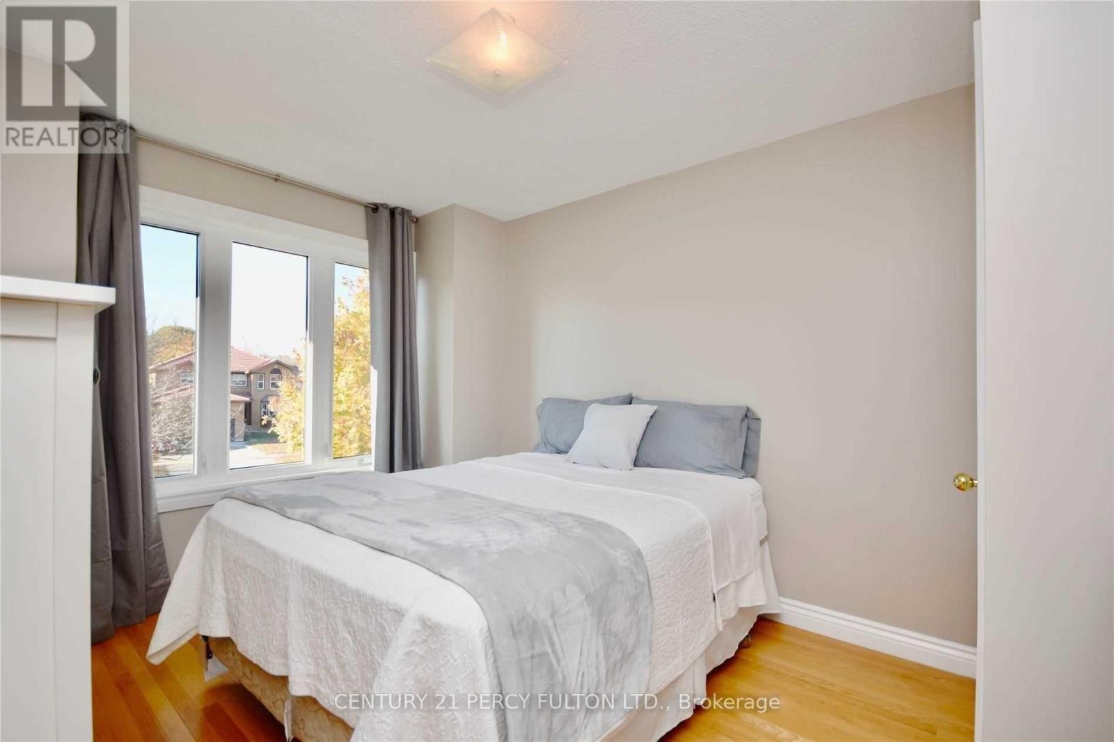 Upper - 251 Livingstone Street W, Barrie (West Bayfield), Ontario  L4N 6Z4 - Photo 18 - S12747076