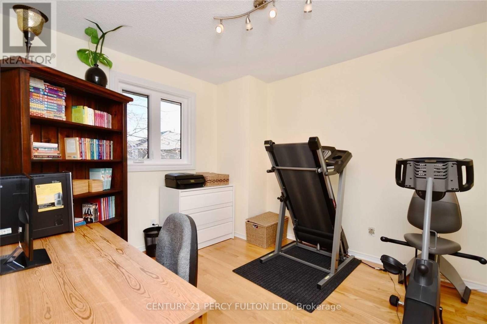 Upper - 251 Livingstone Street W, Barrie (West Bayfield), Ontario  L4N 6Z4 - Photo 19 - S12747076