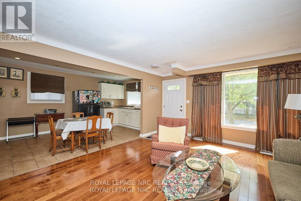 320 Morningstar Street, Welland (Lincoln/crowland), Ontario  L3B 5B3 - Photo 12 - X12747932